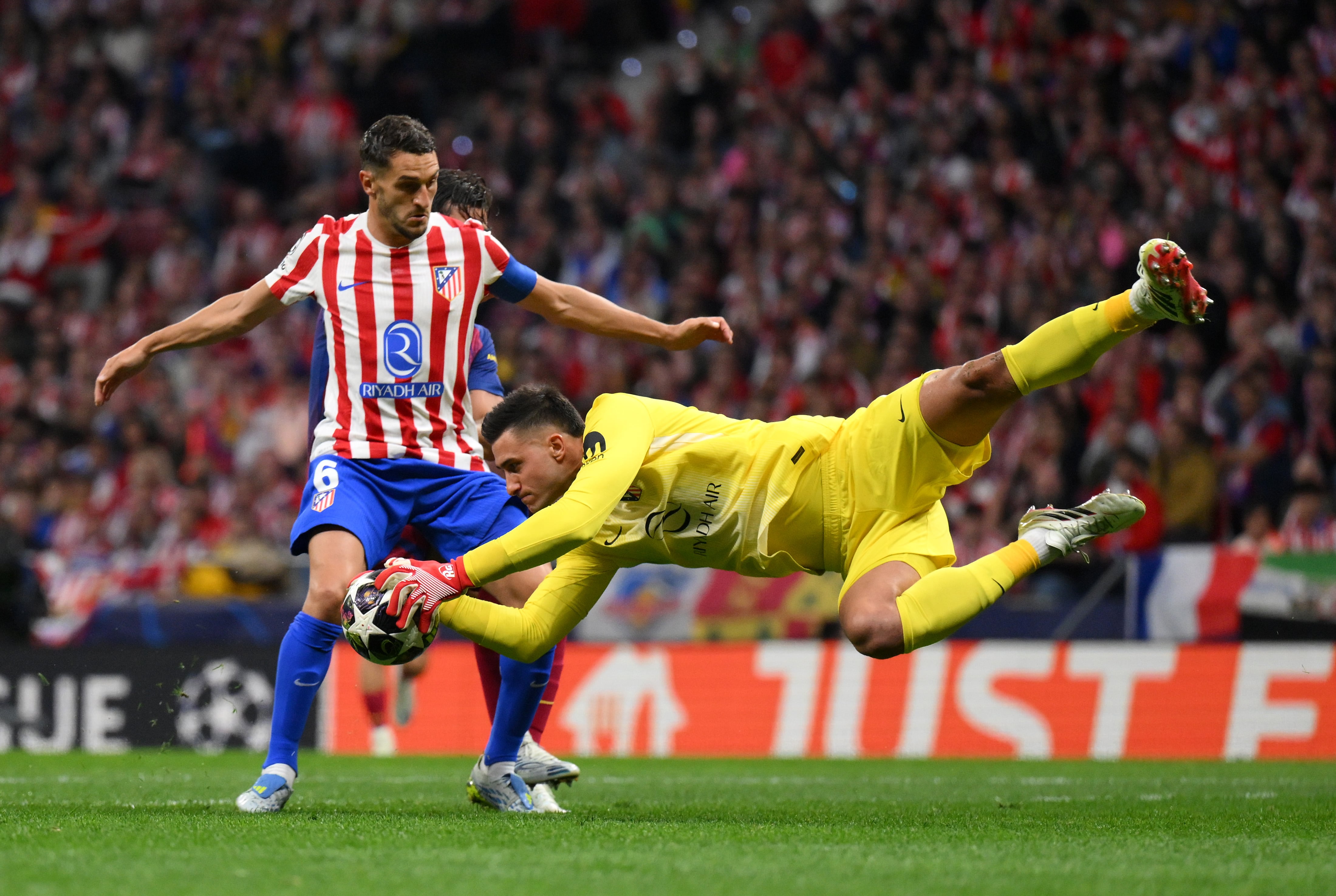La final de Copa puede coronar a Musso como relevo de Oblak