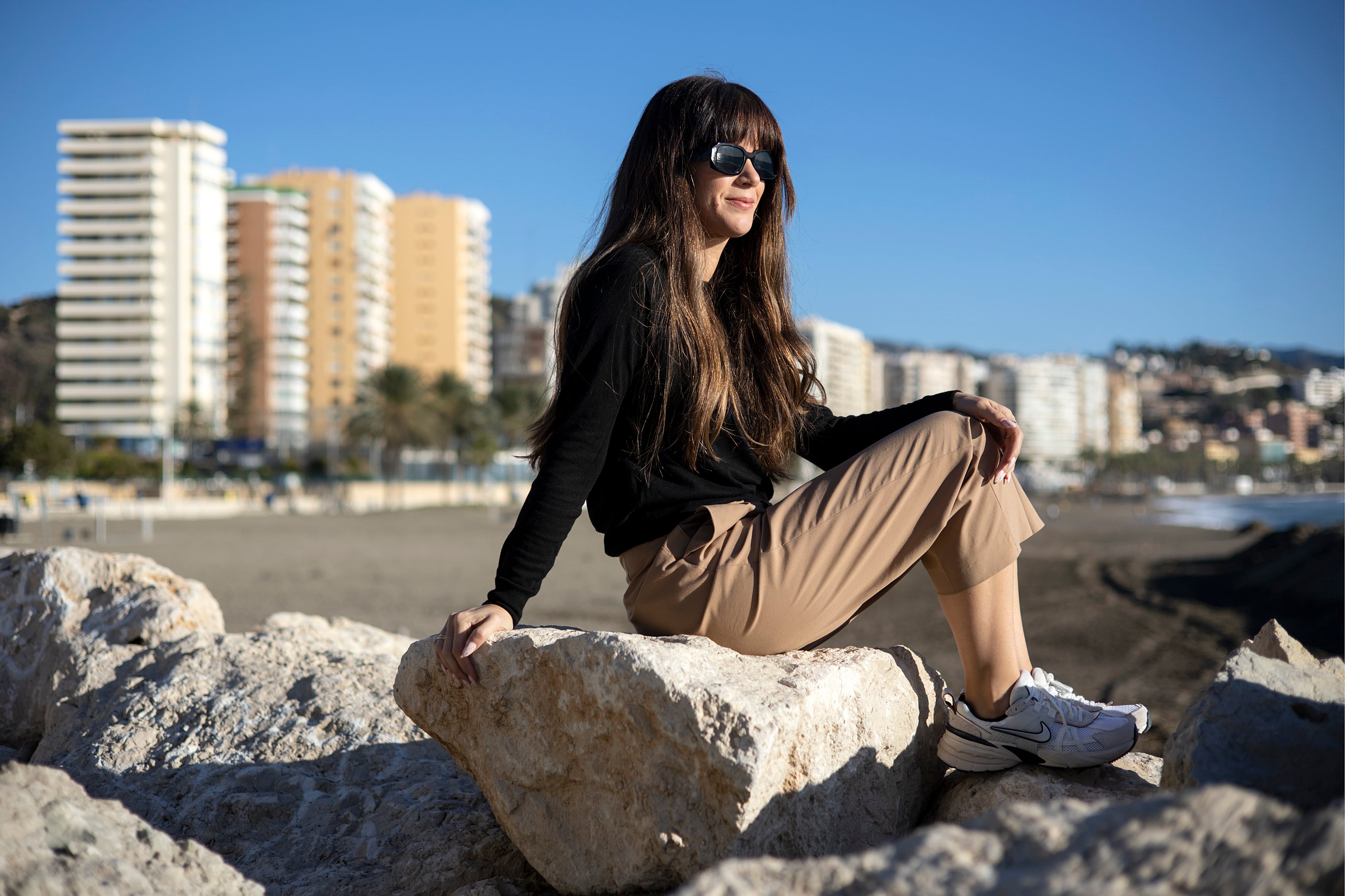 Pilar Orellana en la playa de La Malagueta.