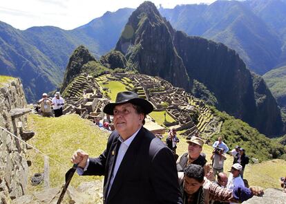 El presidente saliente de Perú, Alan García, viaja a Machu Picchu para asistir a la ceremonia de celebración del centenario de la "ciudad perdida de los incas". Habrá un concierto y juego de luces durante el evento que la Unesco pidió fuese breve y con poca afluencia de visitantes para resguardar la conservación de la ciudadela, declarada patrimonio de la humanidad en 1983