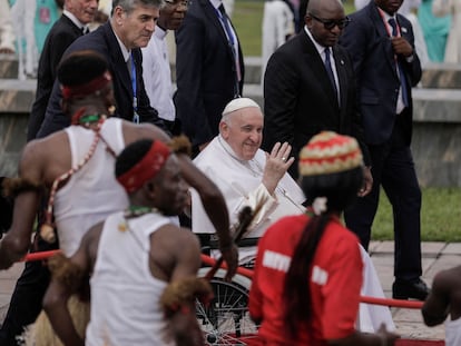 El Papa a su llegada a Kinsasa, capital de la República Democrática del Congo, este martes.