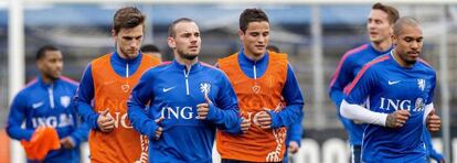 Los jugadores de la selección holandesa, durante un entrenamiento