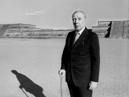 Una fotografía de archivo de Jorge Luis Borges.