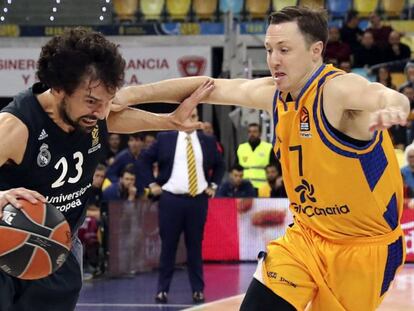 Llull pugna con Josh Magette