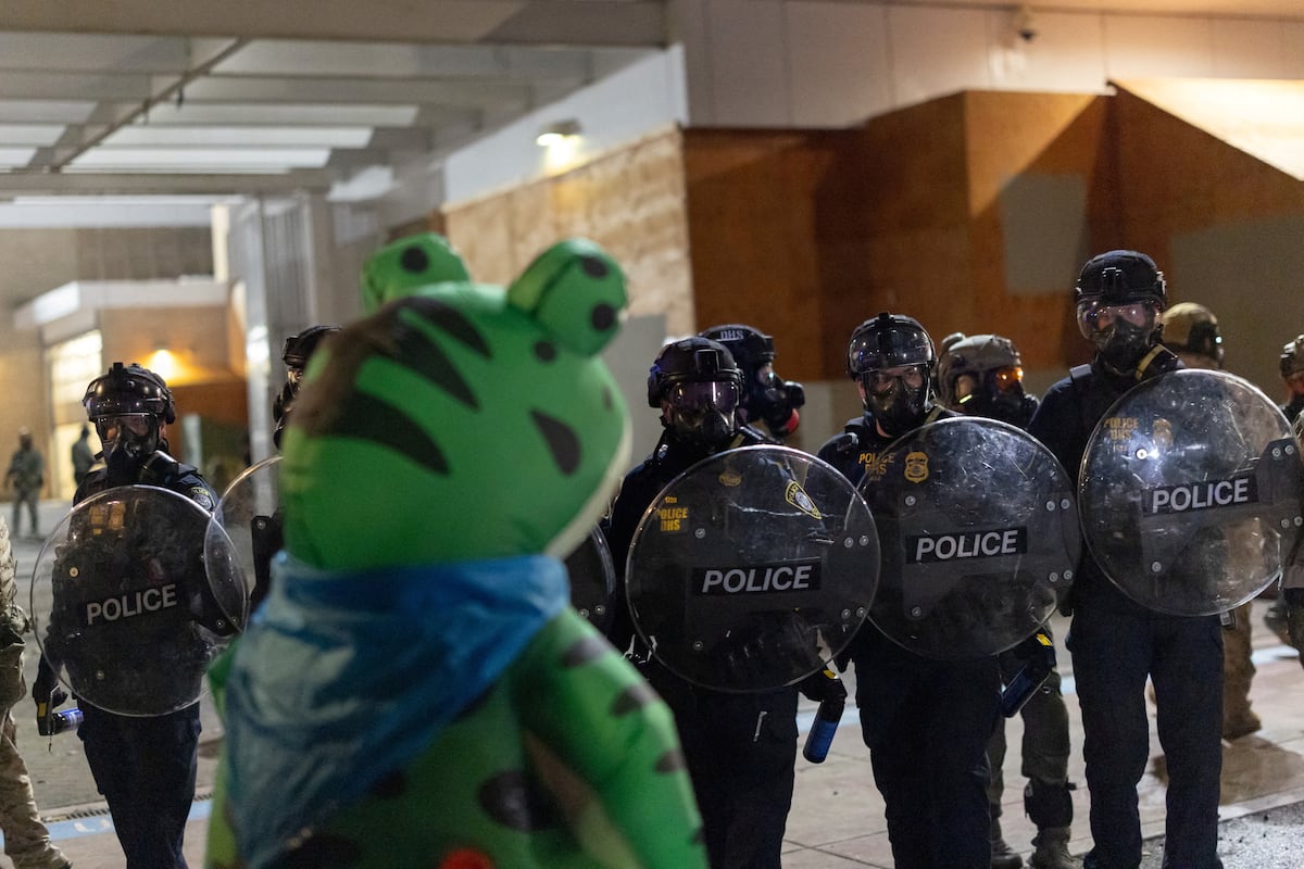 Un tribunal de apelación estadounidense da luz verde a Trump para enviar tropas a Portland