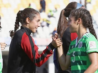 Las hermanas Sabrina y Mónica Flores durante Mundial Sub-20