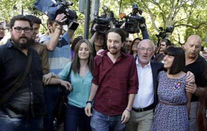 Pablo Iglesias llega ayer a un acto en la Universidad de Valencia.