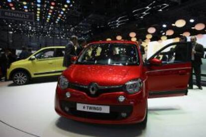 El nuevo Renault Twingo expuesto durante la jornada abierta a la prensa en la 84ª edición del Salón del Automóvil de Ginebra. EFE/Archivo