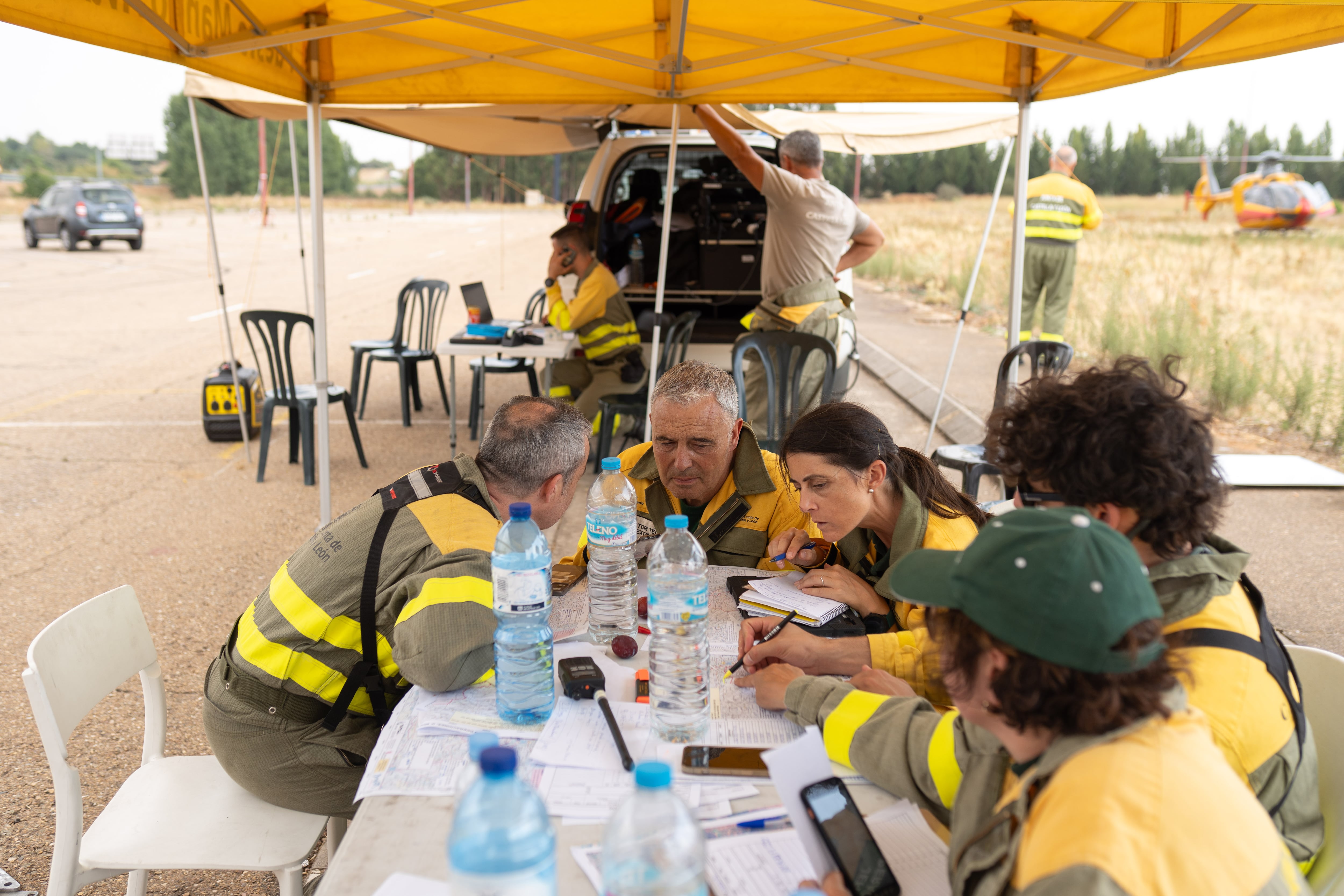 Un bombero de Castilla y León: “Para ganar 1.300 euros míseros hay que hacer 22 días trabajando como una bestia”