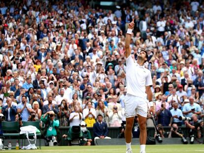 Djokovic celebra seu triunfo contra Federer.