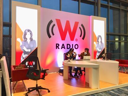 Transmisión de un programa de W radio el 30 de agosto de 2018.