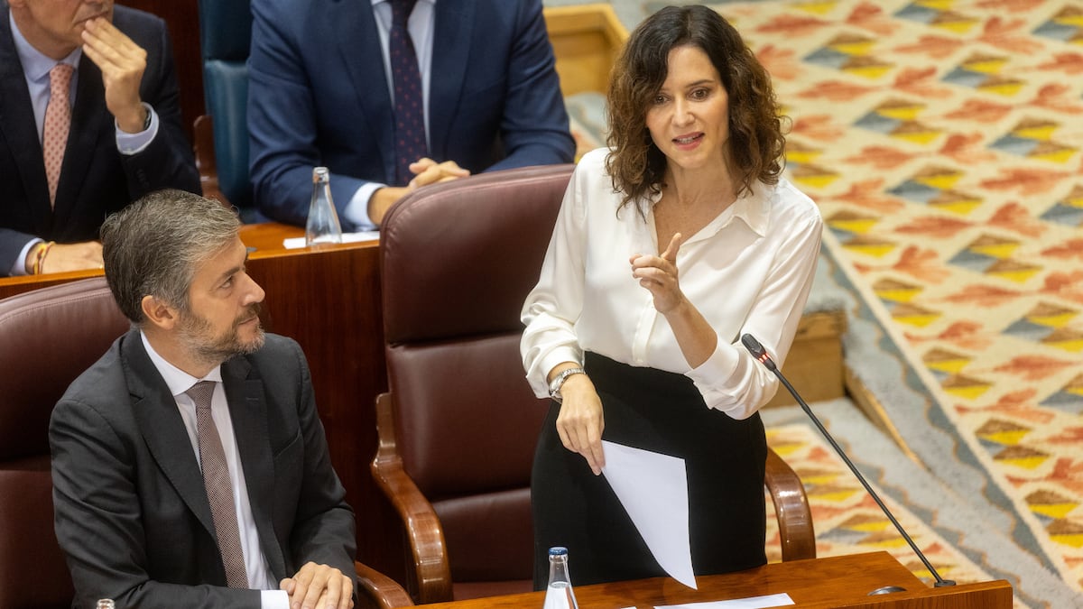 Ayuso y el PP hacen mofas y celebran el fin de la flotilla: “Es una asamblea flotante. Ada Colau se ha bañado en las islas griegas”