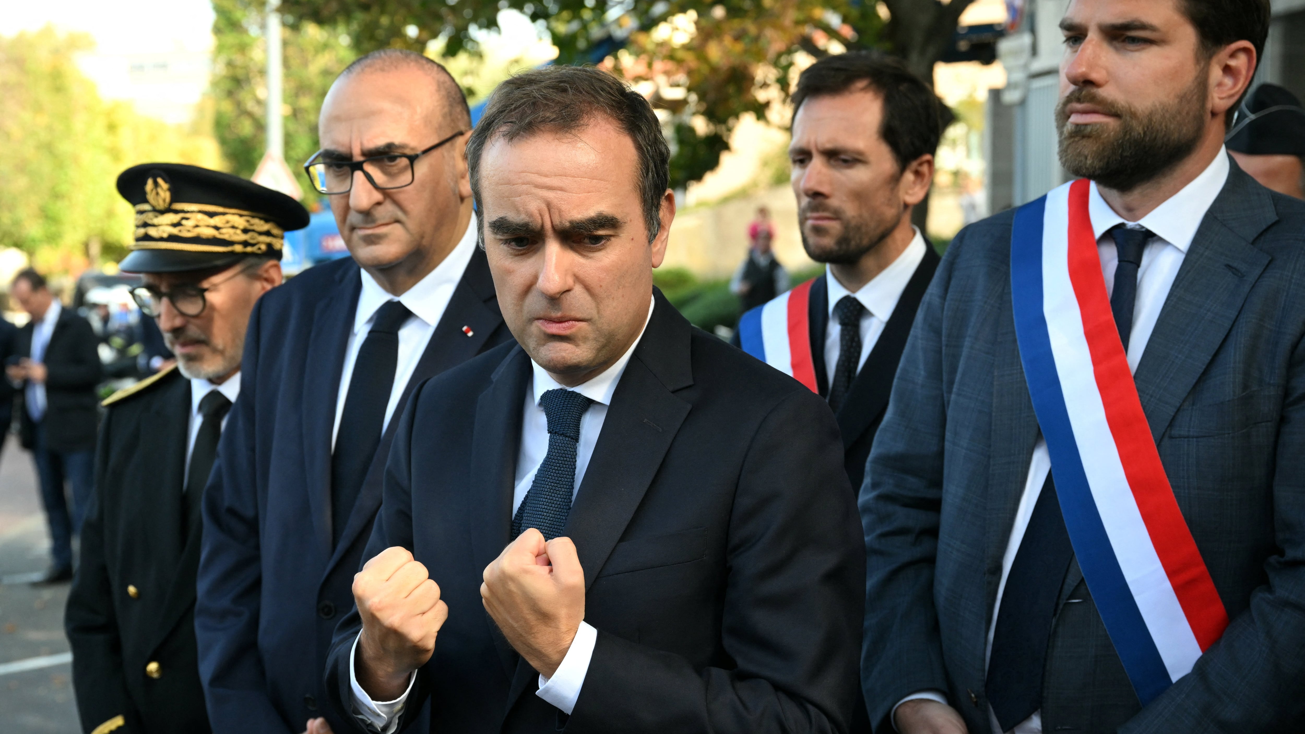 Macron reappoints Lecornu, risking censure