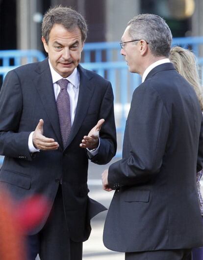 Zapatero y Ruiz-Gallardón, en la Fiesta Nacional.