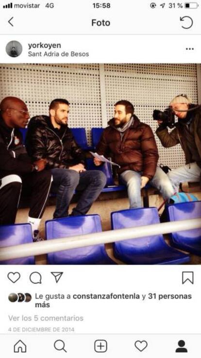 Juan Irigoyen publicó en su cuenta de Instagram una imagen entrevistando a Kiko Casilla en el RCD Espanyol.