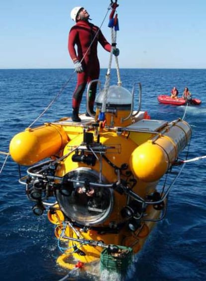 El submarino tripulado alemán <i>Jago</i>, durante la campaña.