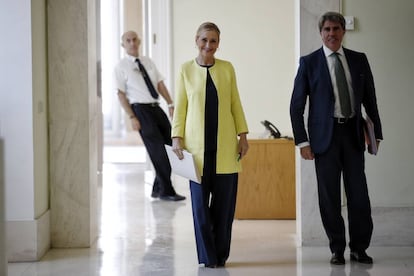 La presidenta regional, Cristina Cifuentes, junto al consejero de Presidencia, Ángel Garrido.