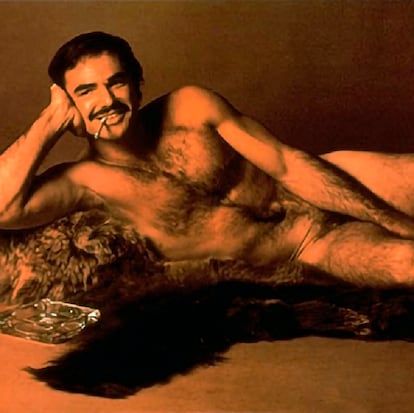 Burt Reynolds fotografiado para la revista Cosmopolitan.