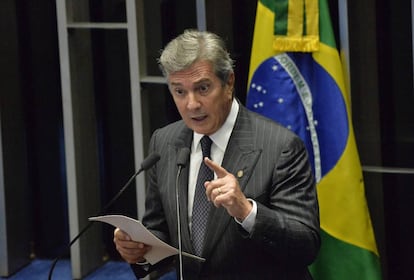 "A história me reservou este momento", discursou o senador e ex-presidente Fernando Collor, 24 anos após sofrer um impeachment, ao falar sobre o processo de afastamento de Dilma: "Todas as tragédias que se podem imaginar reduzem-se a uma única tragédia: o transcorrer do tempo". Ele não declarou seu voto durante o discurso, na noite de 11 de maio.