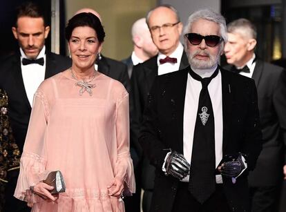 Carolina de Mónaco, con Karl Lagerfeld.