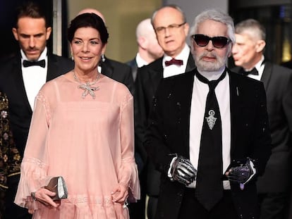 Carolina de Mónaco, con Karl Lagerfeld.