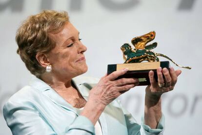 Julie Andrews, con su León de Oro honorífico.