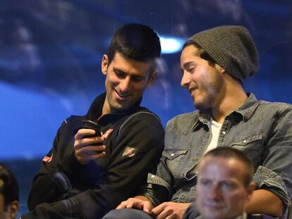 Novak Djokovic, en la grada de Stamford Bridge.