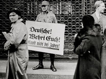 Boicot nazi a los comercios de judíos en Alemania, en 1933.