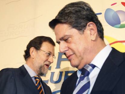 PM Mariano Rajoy (l) and Federico Trillo.