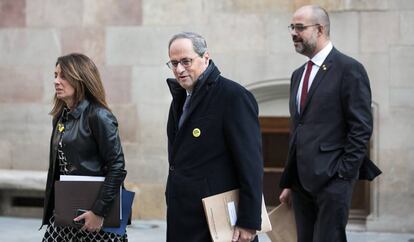 El presidente catalán, Quim Torra, acompañado de sus consejeros, Budo y Buch.