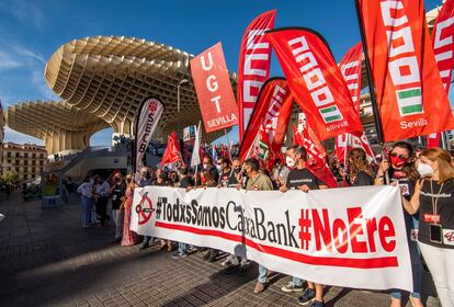 Manifestación en Sevilla el pasado mayo para rechazar el ERE de Caixabank.