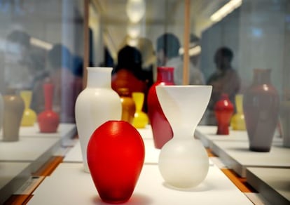 Piezas de vidrio de la exposición de Carlo Scarpa.