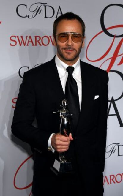 El diseñador Tom Ford, con su premio CFDA