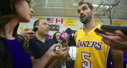 Calderón, con la camiseta de los Lakers.