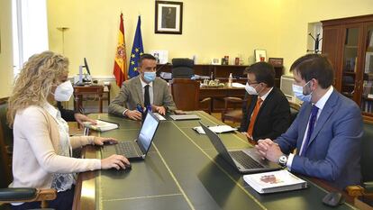 En la reunión, el secretario general para la Innovación y Calidad del Servicio Público de Justicia, Manuel Olmedo, y el presidente del Colegio Nacional de Letrados de la Administración de Justicia (CNLAJ), Rafael Lara.