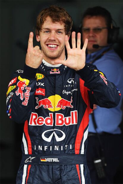 Vettel celebra la 'pole' conseguida en el GP de Brasil.