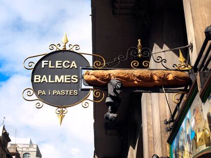 Especializada en todo tipo de panes, la Fleca Balmes es famosa por el Sant Jordi, un pan creado por Eduard Crespo en los años ochenta. Hecho con queso y sobrasada que, al cortarlo en rebanadas, da lugar a las cuatro barras catalanas.