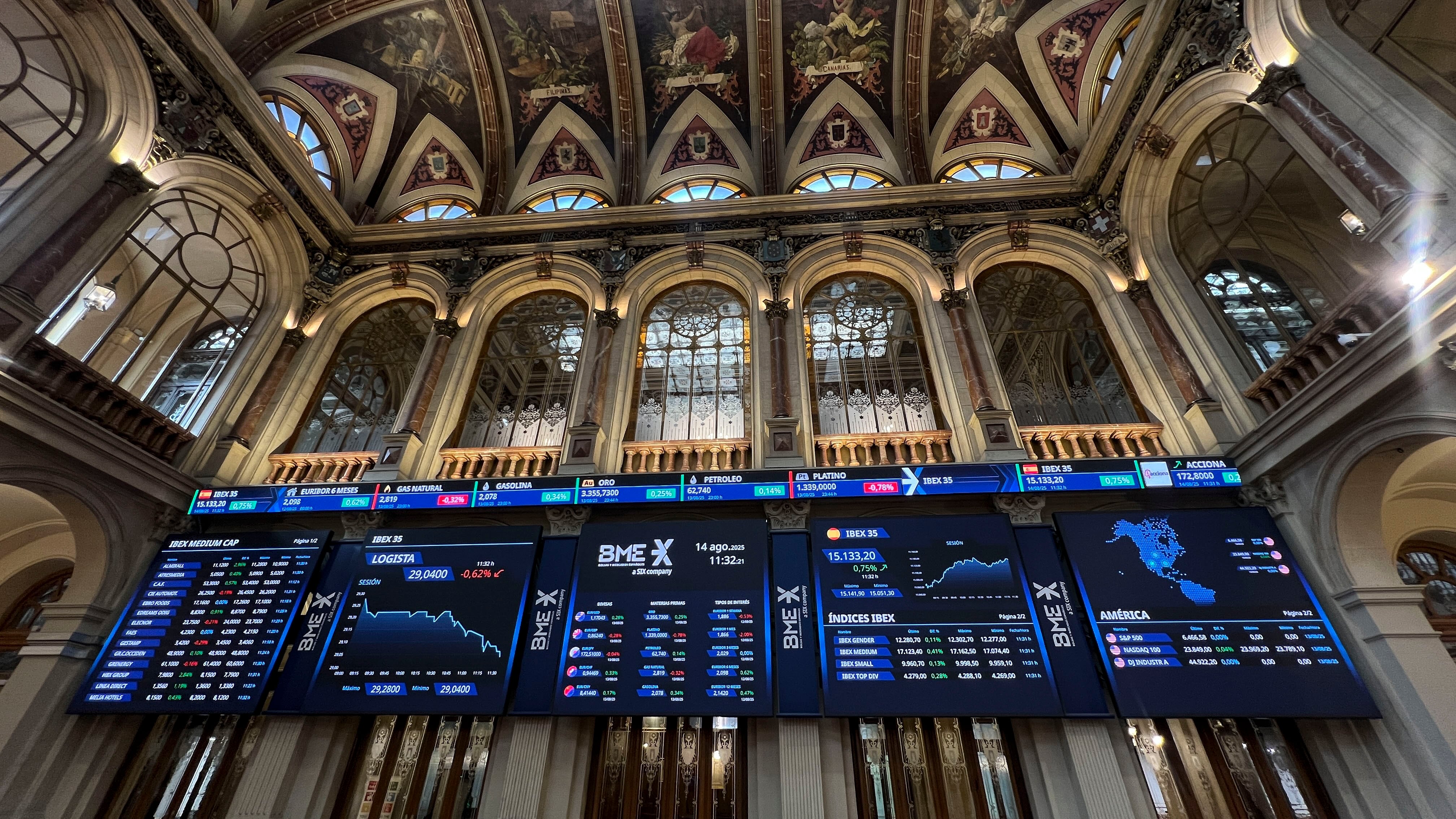 Paneles de la Bolsa de Madrid.