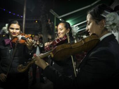 Los grupos femeninos se consolidan en la música festiva mexicana y avanzan las formaciones mixtas.