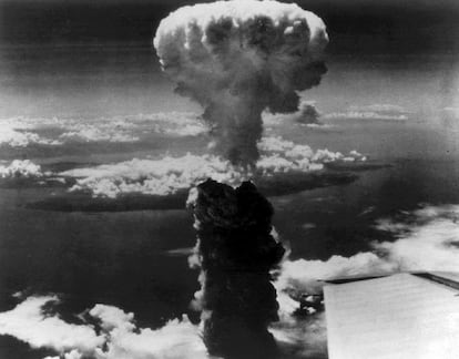 El hongo causado por la bomba nuclear lanzada sobre Hiroshima el 6 de agosto de 1945.