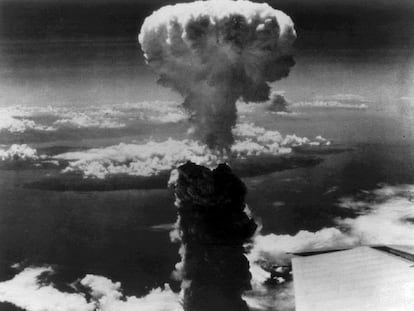 El hongo causado por la bomba nuclear lanzada sobre Hiroshima el 6 de agosto de 1945.