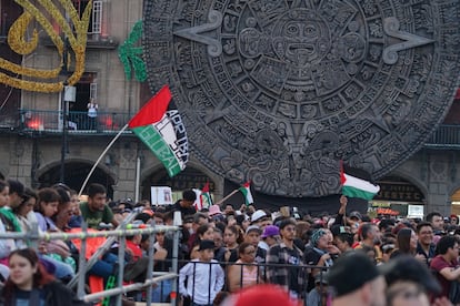 Banderas palestinas estuvieron presentes en el público.