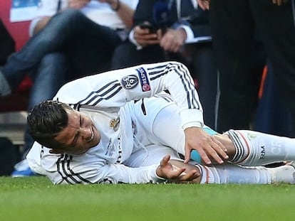 Cristiano sente o joelho na final da Liga dos Campeões.