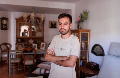 Esteban Pérez, en casa de sus padres en Dos Hermanas, Sevilla.