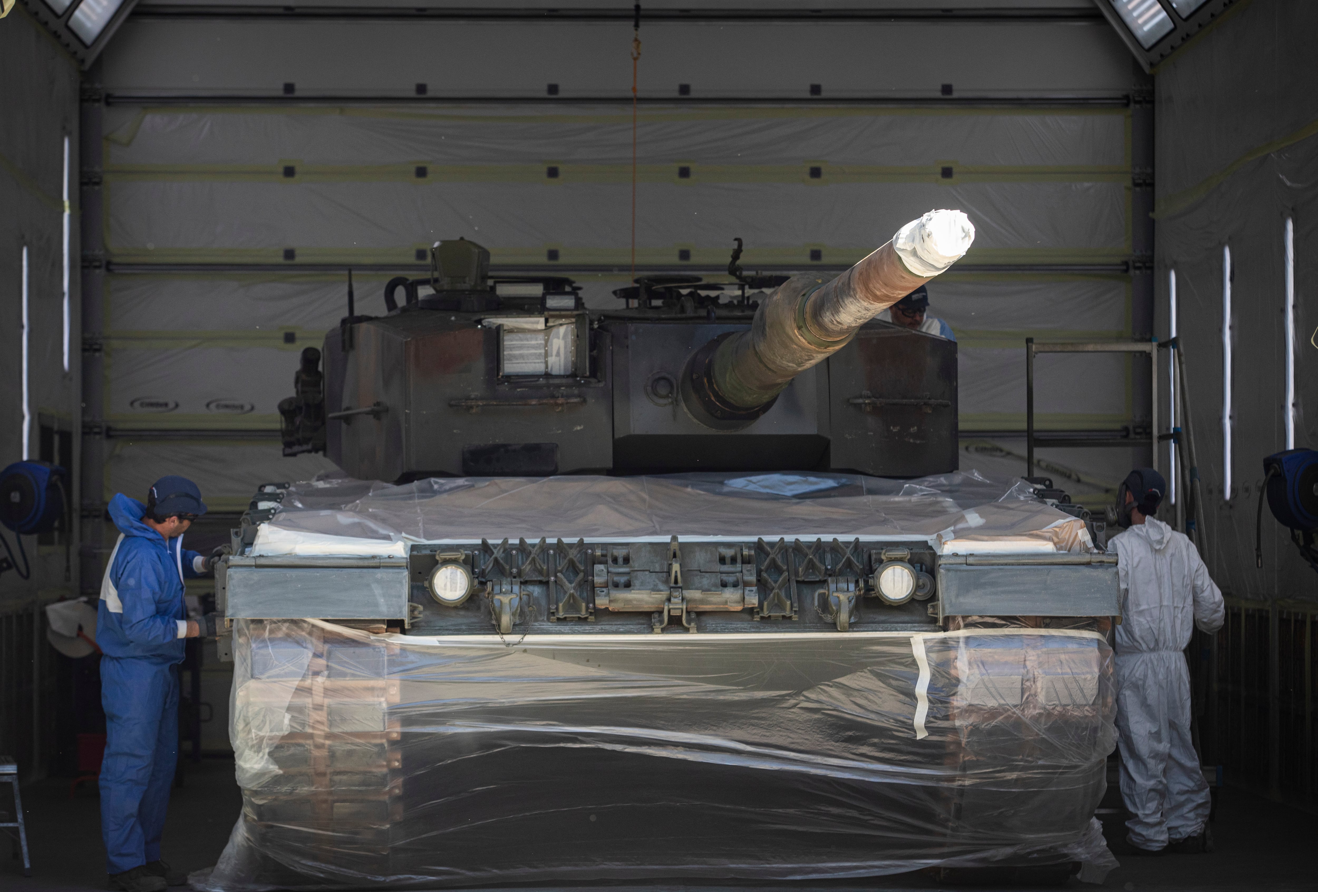 Renovación de uno de los tanques Leopard en la planta de Santa Bárbara Sistemas.