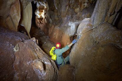 Otra vista de la cueva de las Estegamitas.