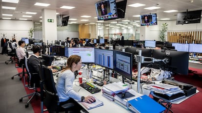 Sala de inversiones de Mapfre AM.