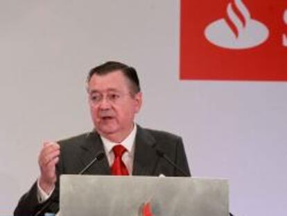 El consejero delegado de Banco Santander, Alfredo Sáenz, durante la presentación de resultados de la entidad el 25 de octubre de 2012.