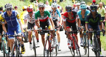 Contador, segundo por la izquierda, durante la novena etapa del Tour de Francia.