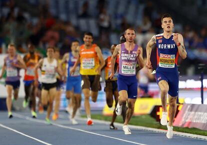 Mechaal en el sprint final de los 5.000m que ganó Jakob Ingebrigtsen