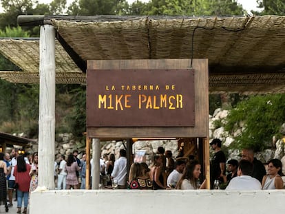 La terraza del restaurante La taberna de Mike, en Málaga.